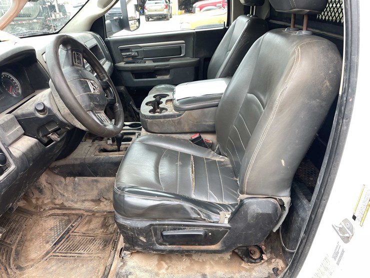 2015-dodge-ram-3500-image-96