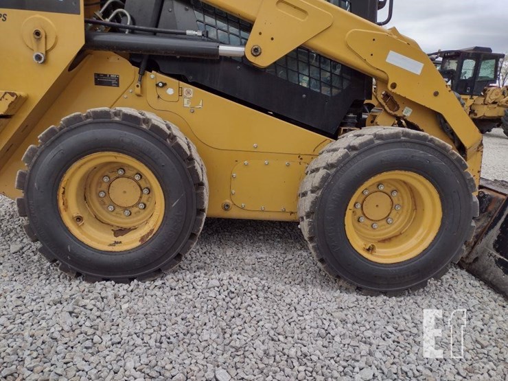 2016-caterpillar-246d-image-23