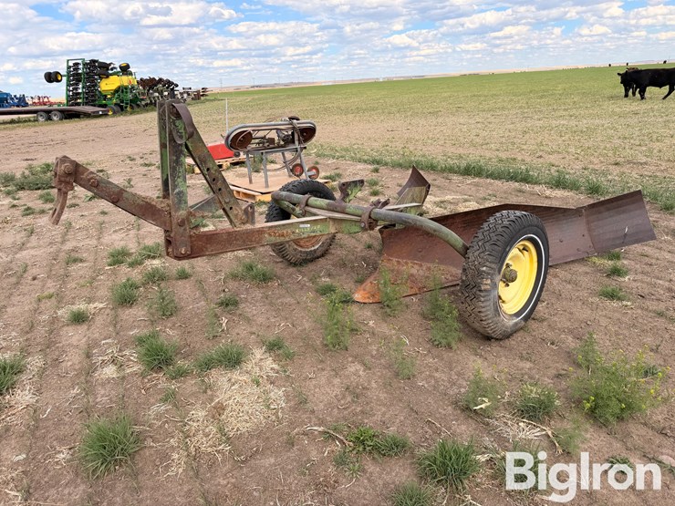 john-deere-12-image-1