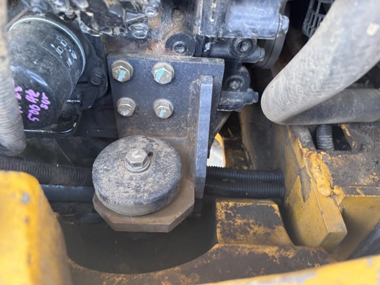 2006-deere-27d-image-47