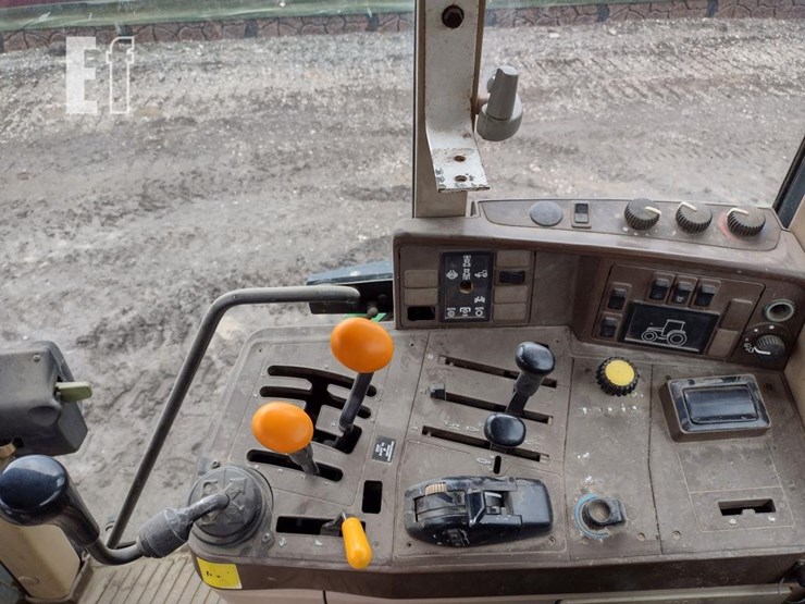 2001-john-deere-6410-image-12