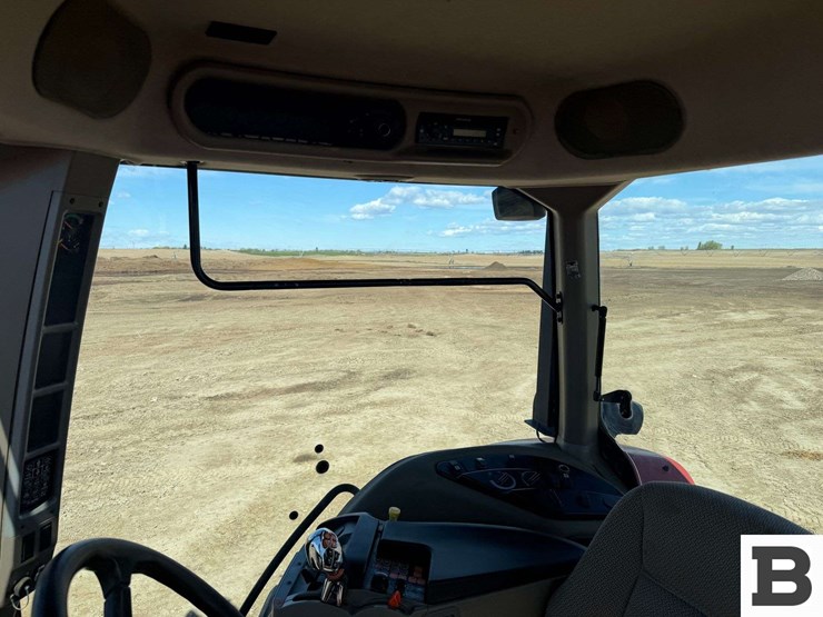 2015-case-ih-magnum-310-image-98