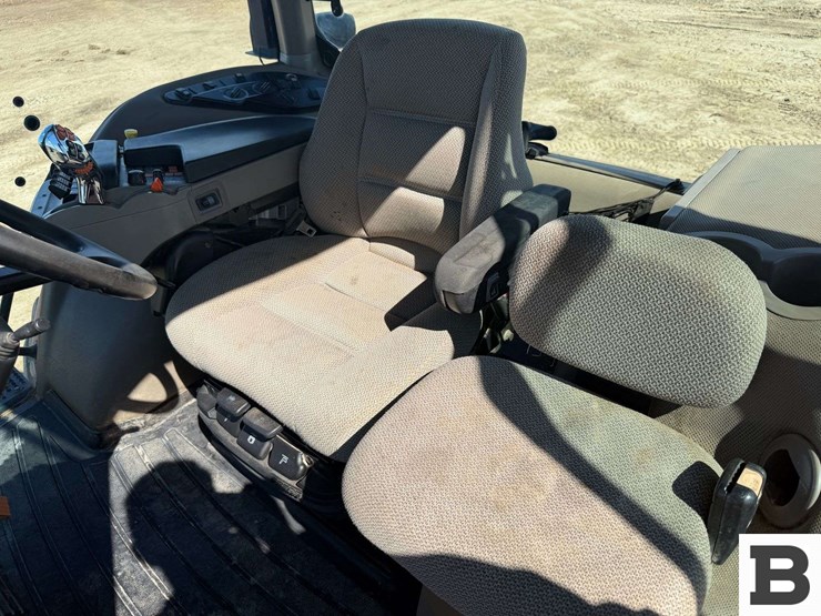 2015-case-ih-magnum-310-image-99