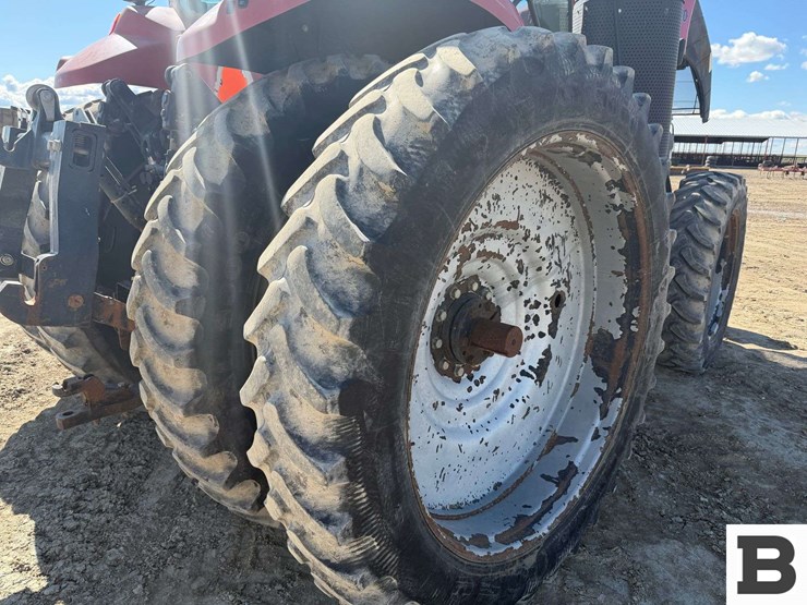 2015-case-ih-magnum-310-image-74