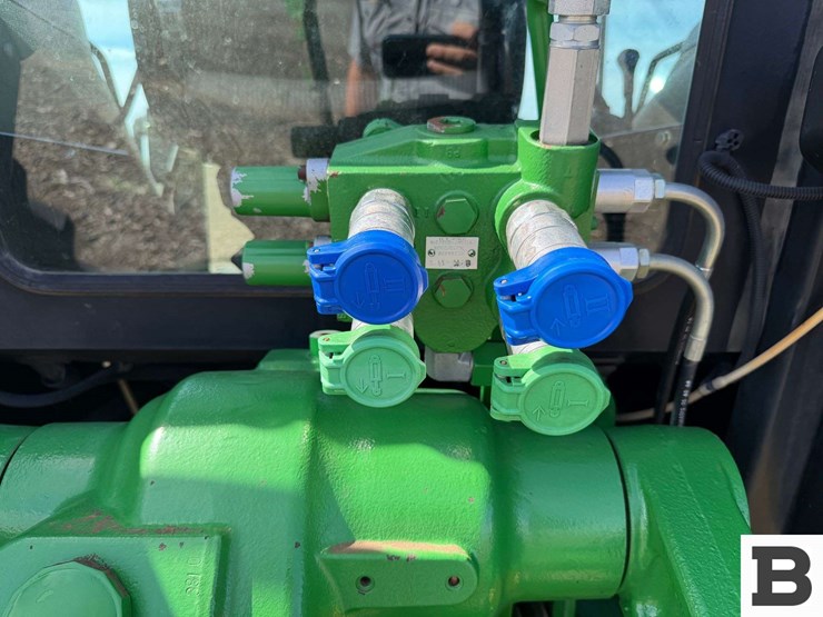 2009-john-deere-6115d-image-36