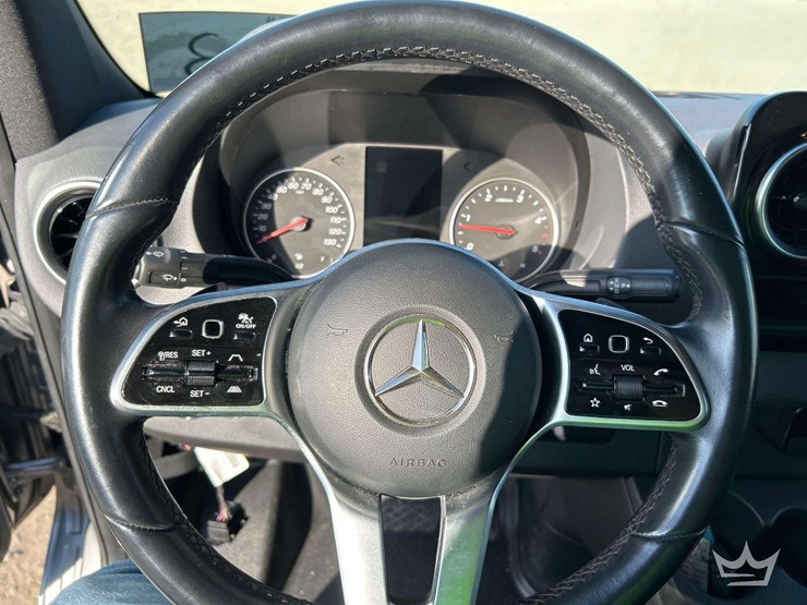 2021-mercedes-benz-sprinter-4500-image-14
