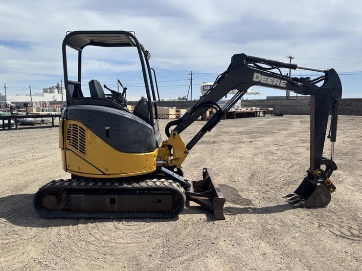 2006-deere-27d-image-7