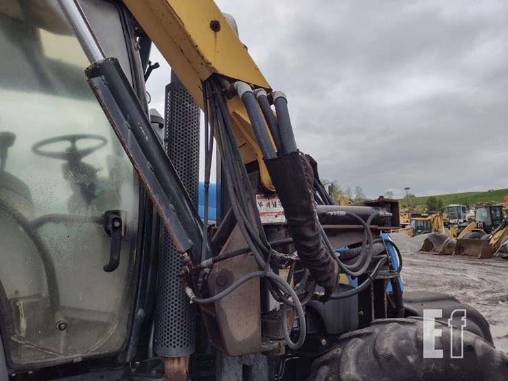 2011-new-holland-t6030-image-26