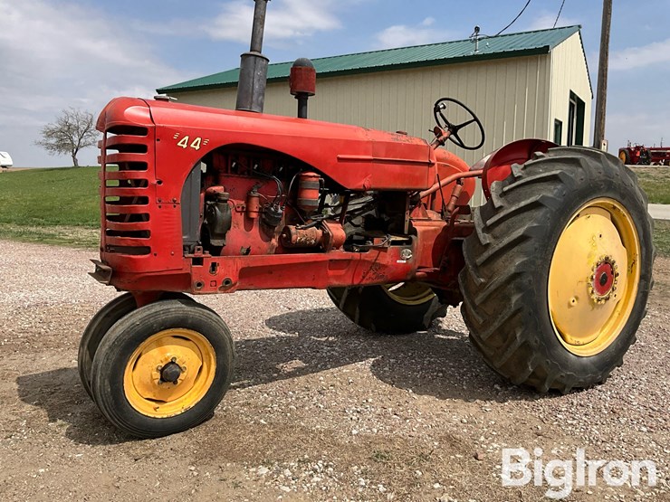 1949-massey-ferguson-44-image-1