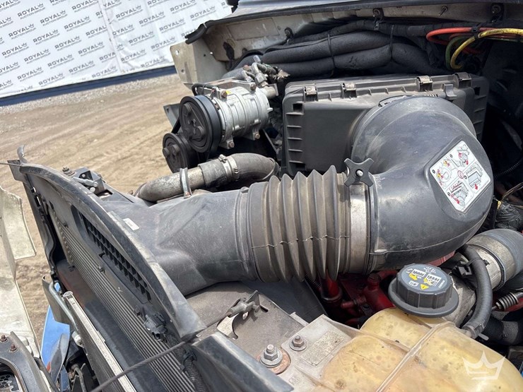 2015-ford-f750-image-10