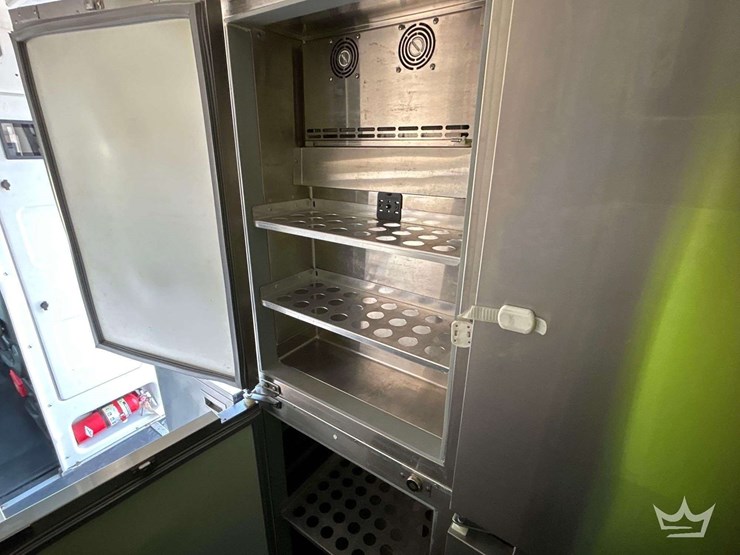 2021-mercedes-benz-sprinter-4500-image-28