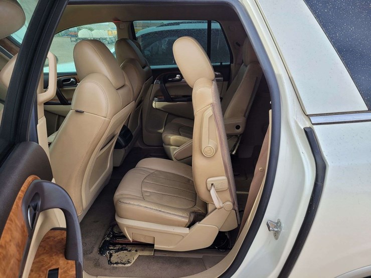 2011-buick-enclave-cxl-image-9