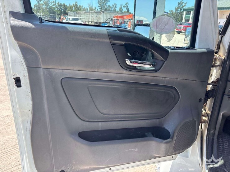 2019-international-mv607-image-7