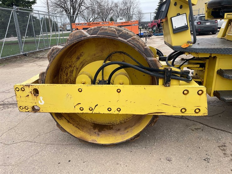 #4049-•-bomag-roller-image-15