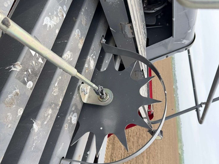 2022-massey-ferguson-2270-image-39