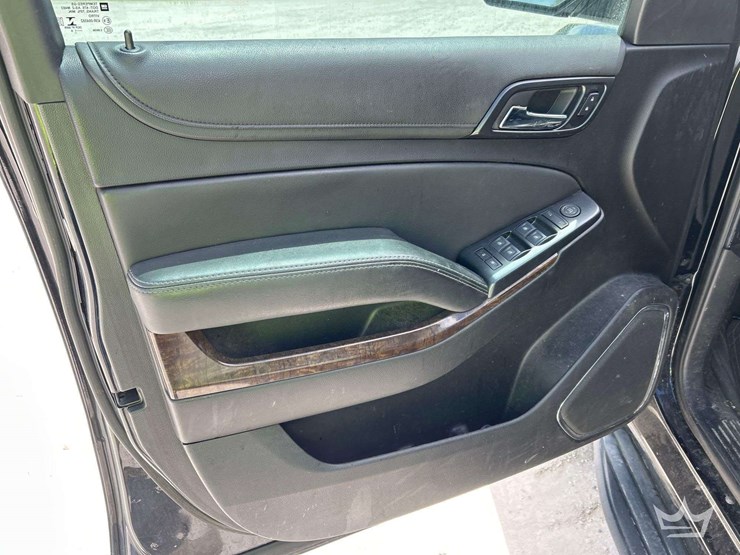 2019-chevrolet-tahoe-image-11