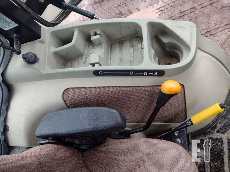 2011-john-deere-3720-image-10