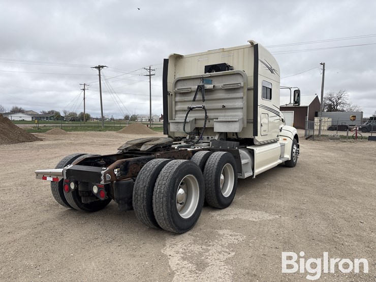 2011-peterbilt-386-image-5