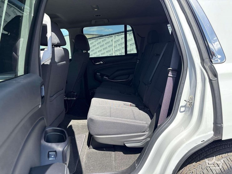 2016-chevrolet-tahoe-image-21