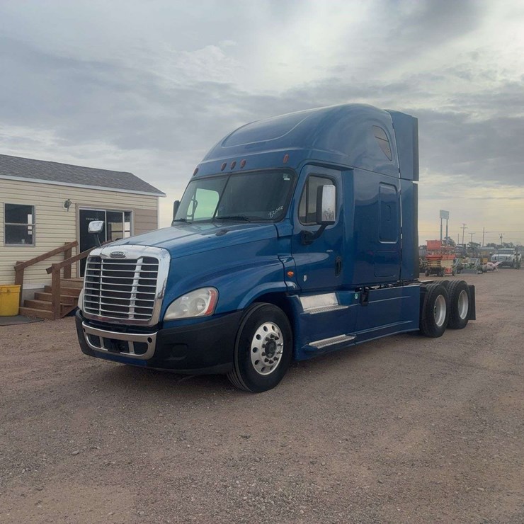 2015 FREIGHTLINER CASCADIA 125