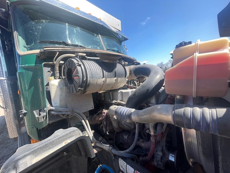 2013-mack-granite-104fr-image-119