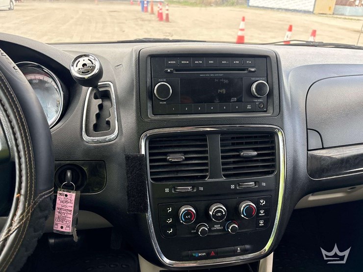 2014-dodge-grand-caravan-image-13