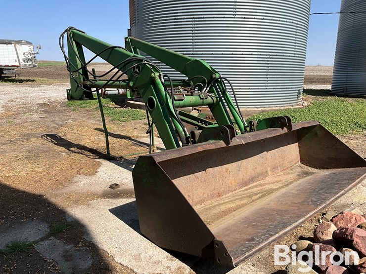 john-deere-158-image-1