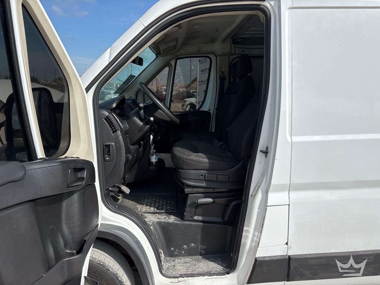 2014-ram-promaster-1500-image-16
