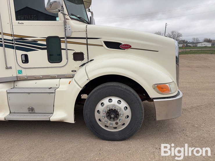 2011-peterbilt-386-image-13