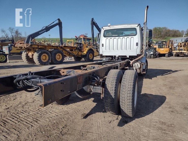 2015-freightliner-business-class-m2-106-image-41