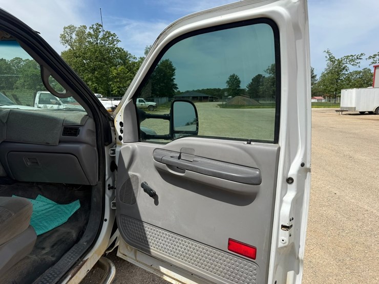 1999-ford-f350-image-32
