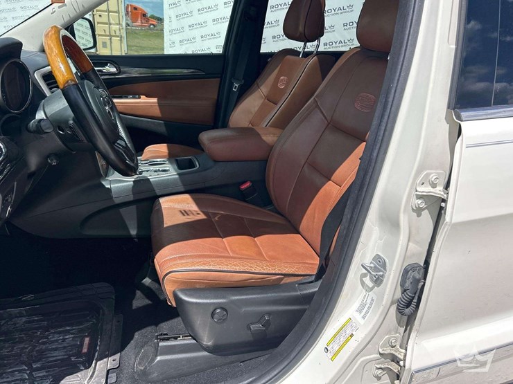 2012-jeep-grand-cherokee-image-13