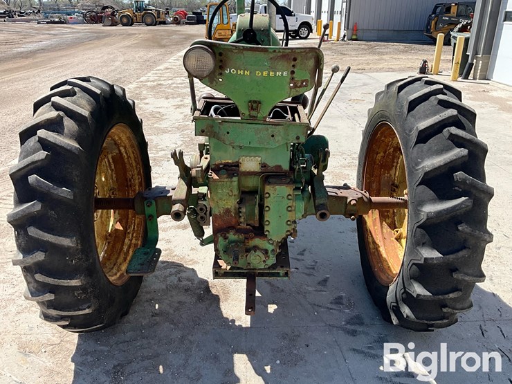 1958-john-deere-520-image-6