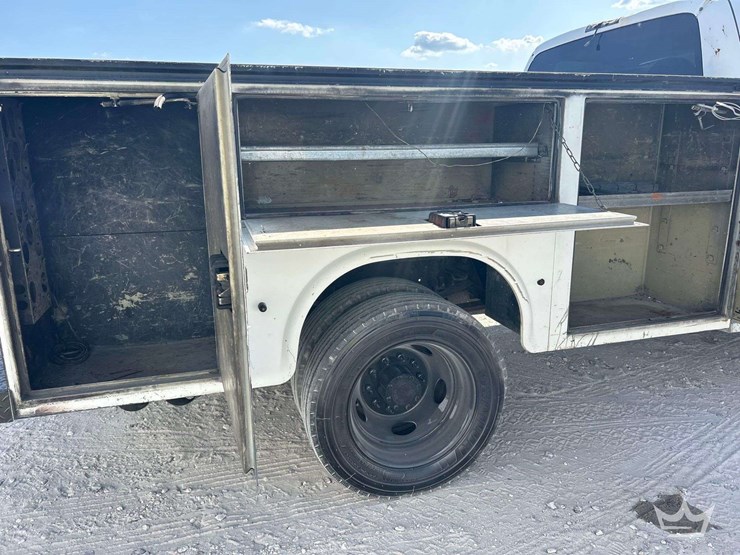 2008-ford-f550-image-17