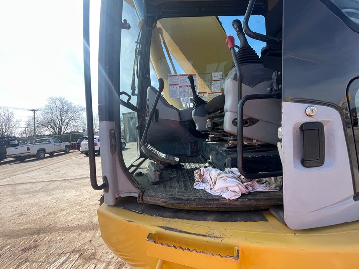 komatsu-pc308-image-68