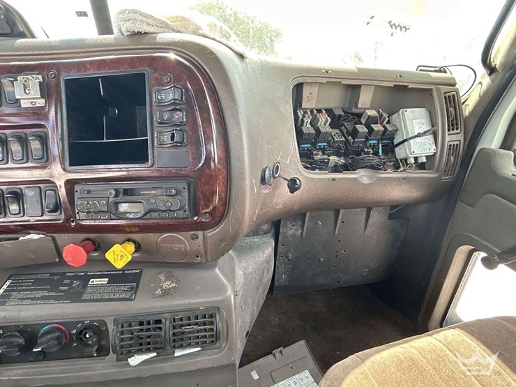 2005-mack-ch613-image-24