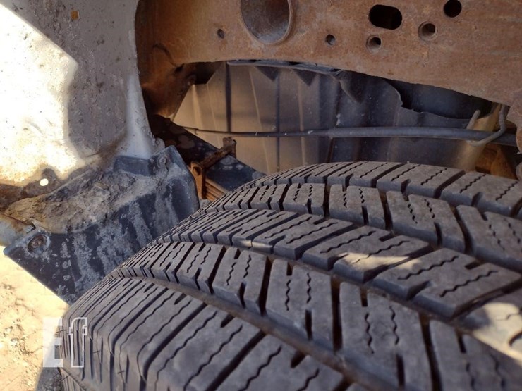2016-chevrolet-2500hd-image-16