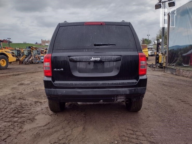 2012-jeep-patriot-sport-image-4