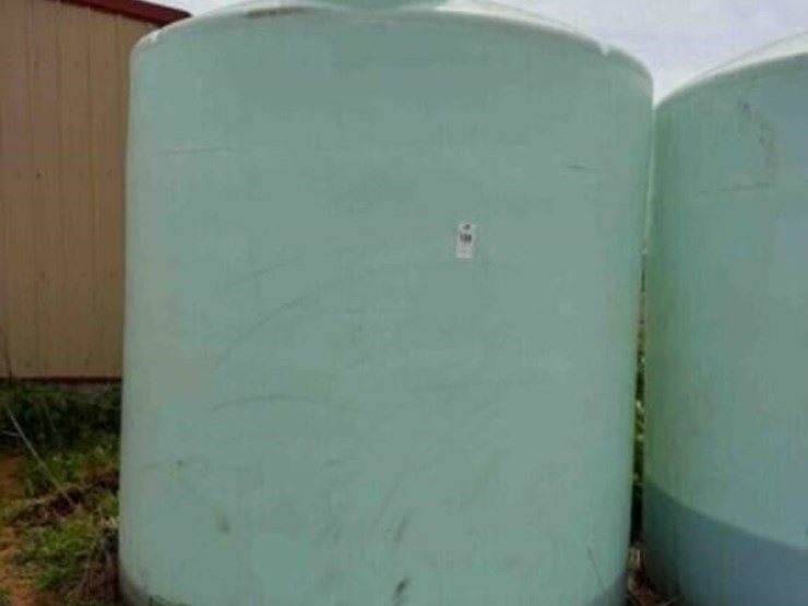 3000-gallon-poly-tank-image-1
