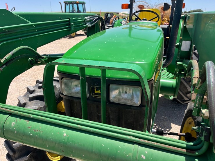 2000-john-deere-5410-image-4