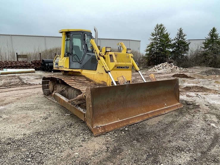 komatsu-d65px-12-image-3