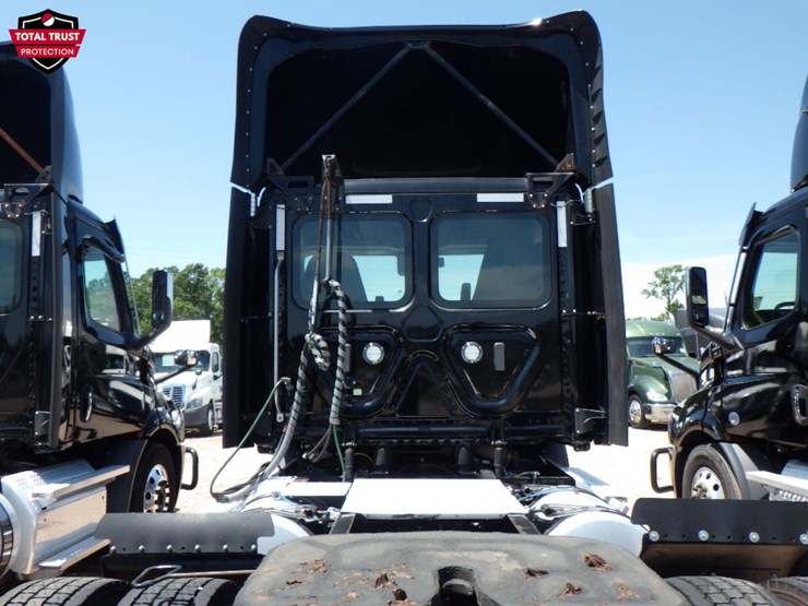 2022-freightliner-cascadia-116-image-9