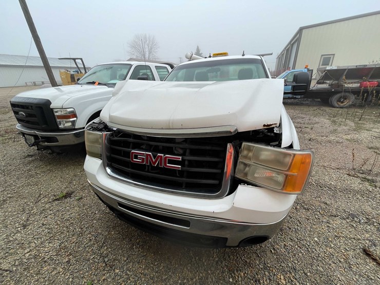 #4057-•-2007-gmc-truck-(has-wi-title)-image-2