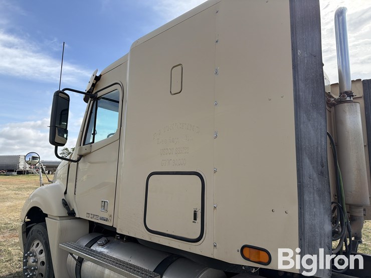 2007-freightliner-columbia-120-image-18