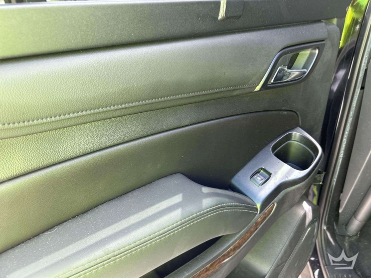 2019-chevrolet-tahoe-image-22