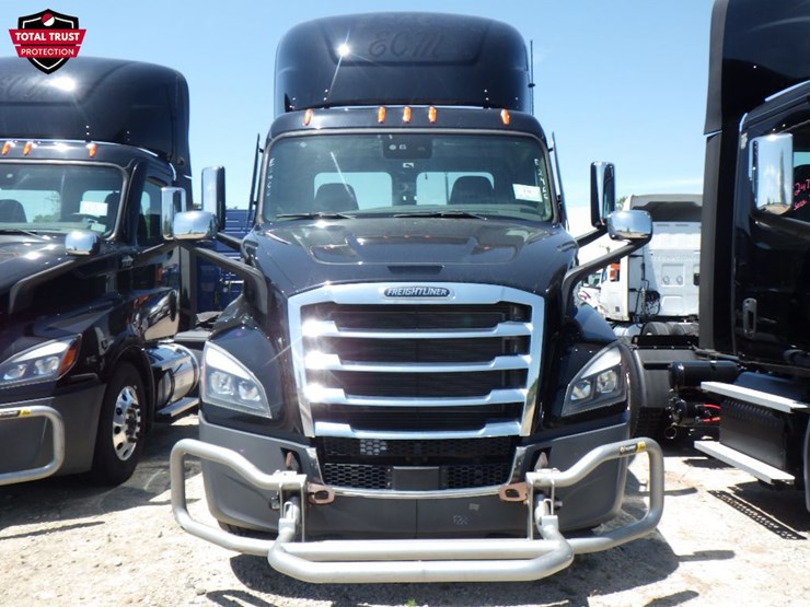 2022-freightliner-cascadia-116-image-2