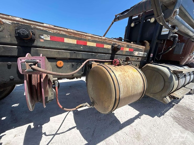 2017-kenworth-t880-image-19