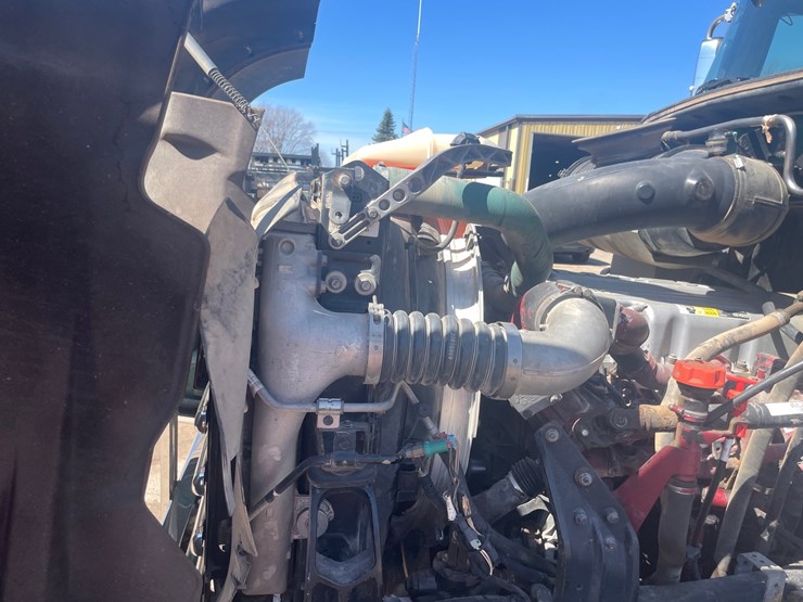 2013-mack-granite-104fr-image-125