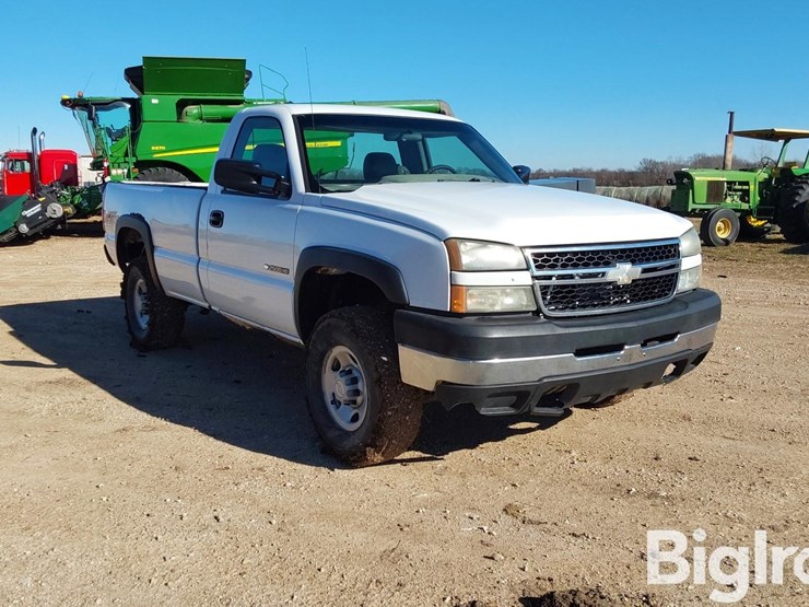 2006-chevrolet-2500-image-3