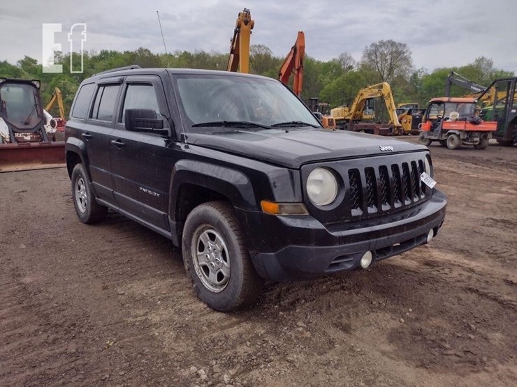 2012-jeep-patriot-sport-image-30
